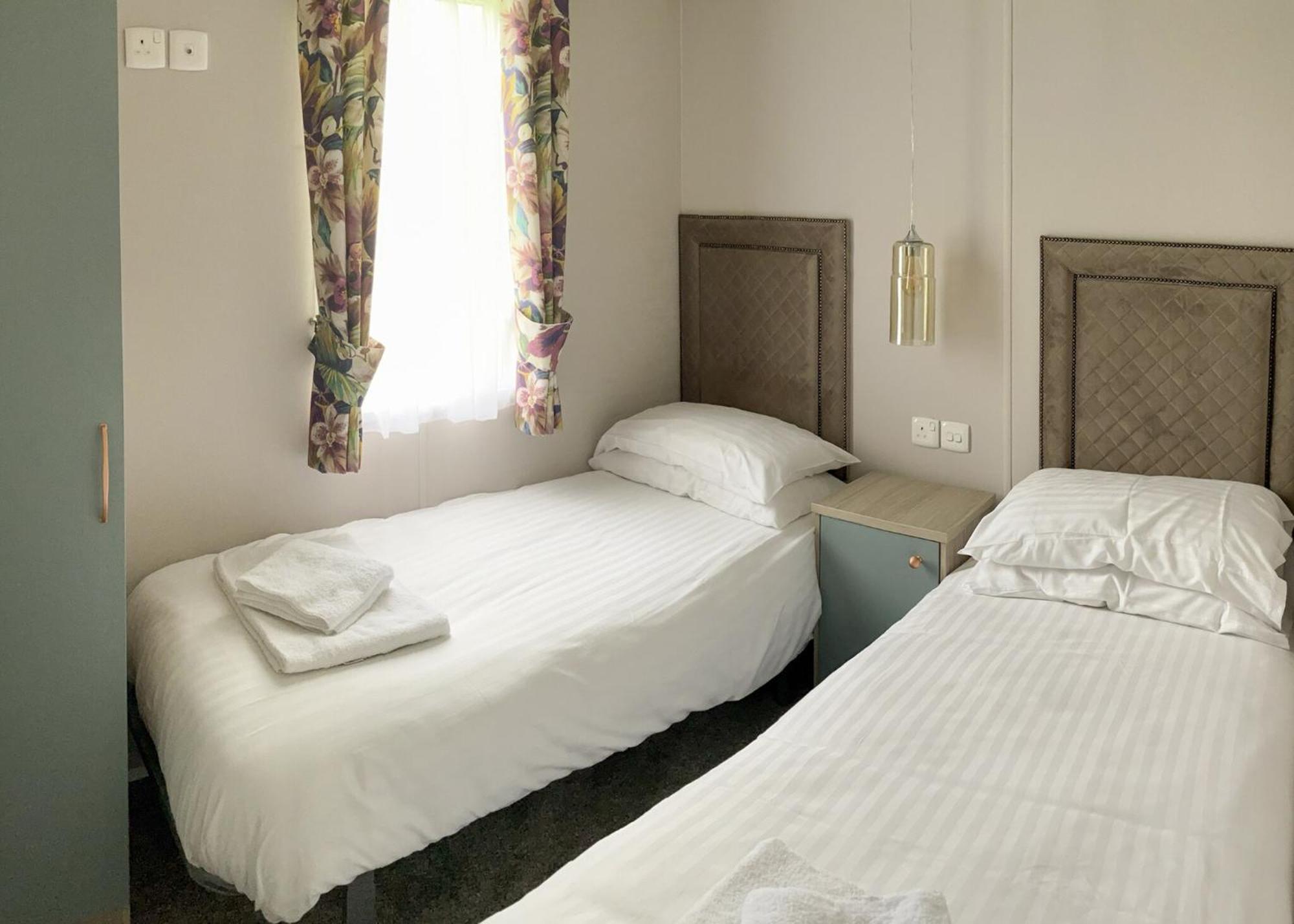 Lee Valley Hotel Hoddesdon Room photo